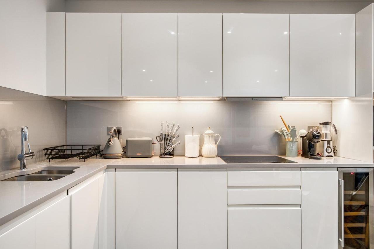런던 2 Bed 2 Bath Next To Nine Elms Station - Zone 1 아파트 외부 사진