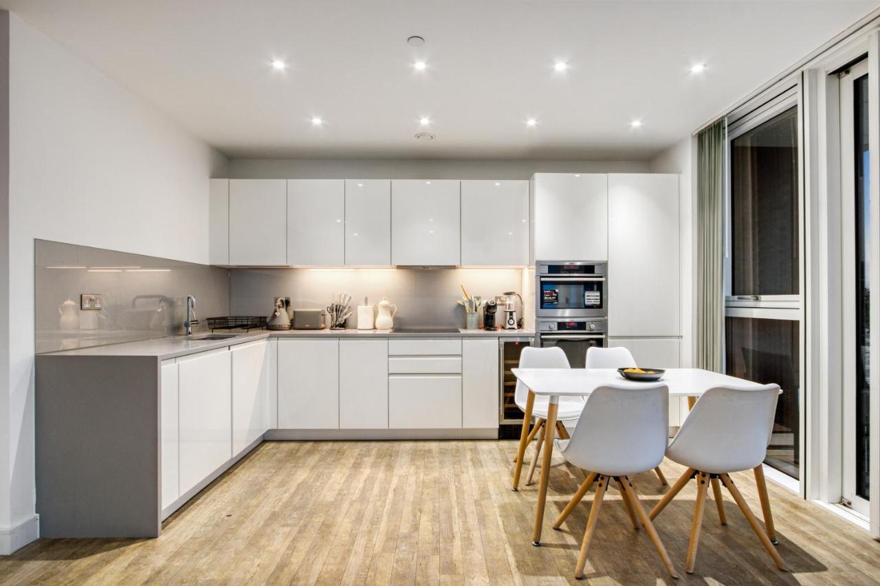 런던 2 Bed 2 Bath Next To Nine Elms Station - Zone 1 아파트 외부 사진